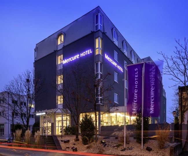 Mercure Hotel Stuttgart Zuffenhausen or Similar